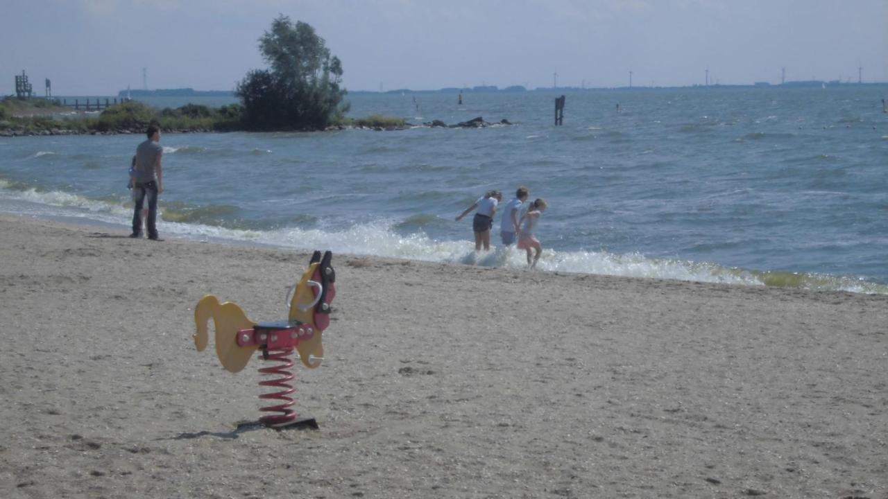 Vakantiepark T Urkerbos - Blokhutje Екстер'єр фото